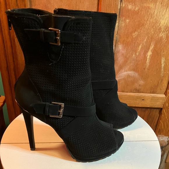 Juicy Couture size 9.5 Unique Summer 11” tall mesh toeless boots - Picture 1 of 16